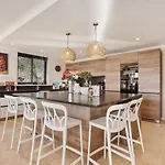 Vila 350m2 - Vue - Piscine - Clim - Parking